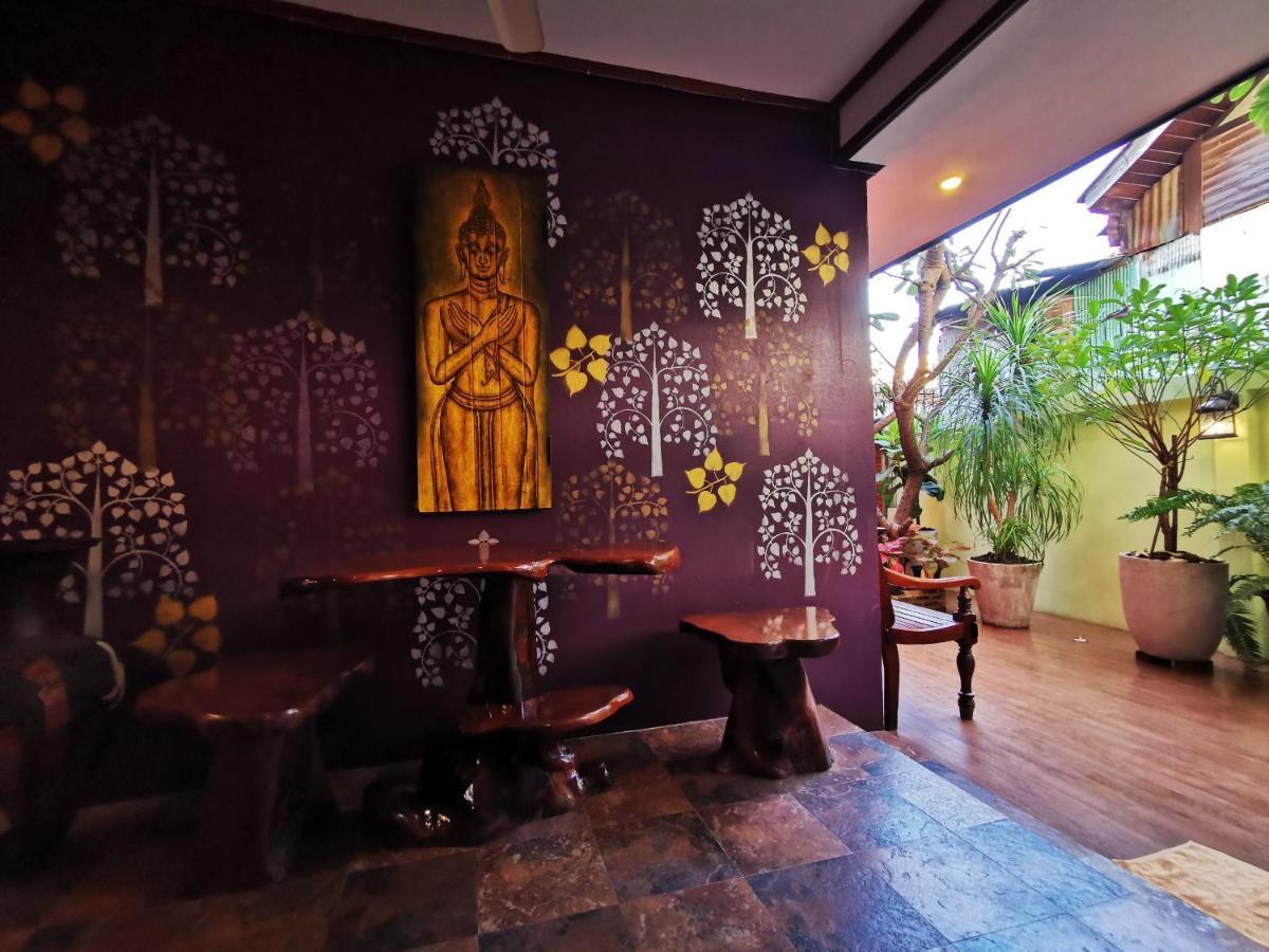 Tavee Guesthouse Бангкок Экстерьер фото