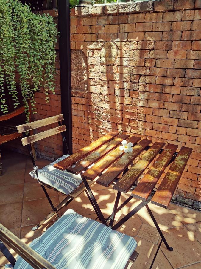 Tavee Guesthouse Бангкок Экстерьер фото