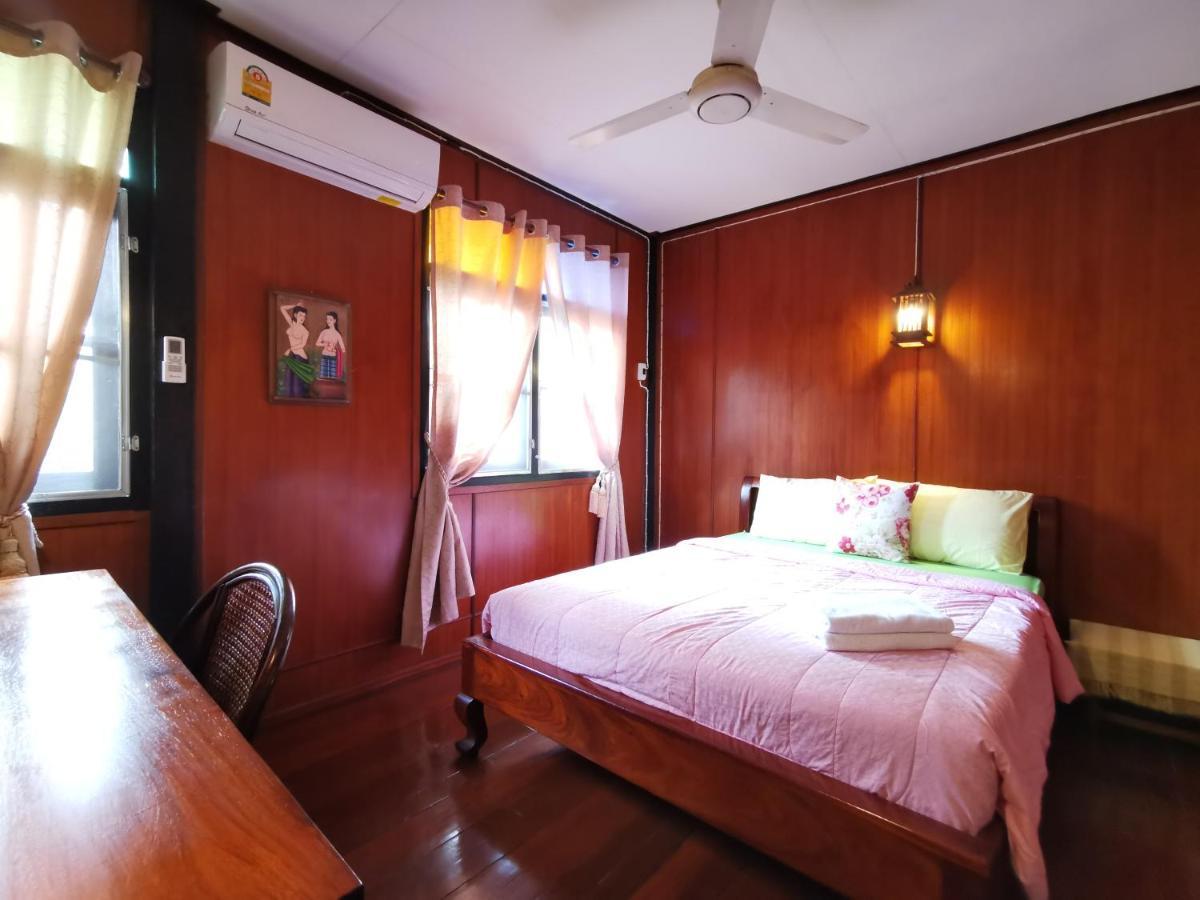 Tavee Guesthouse Бангкок Экстерьер фото